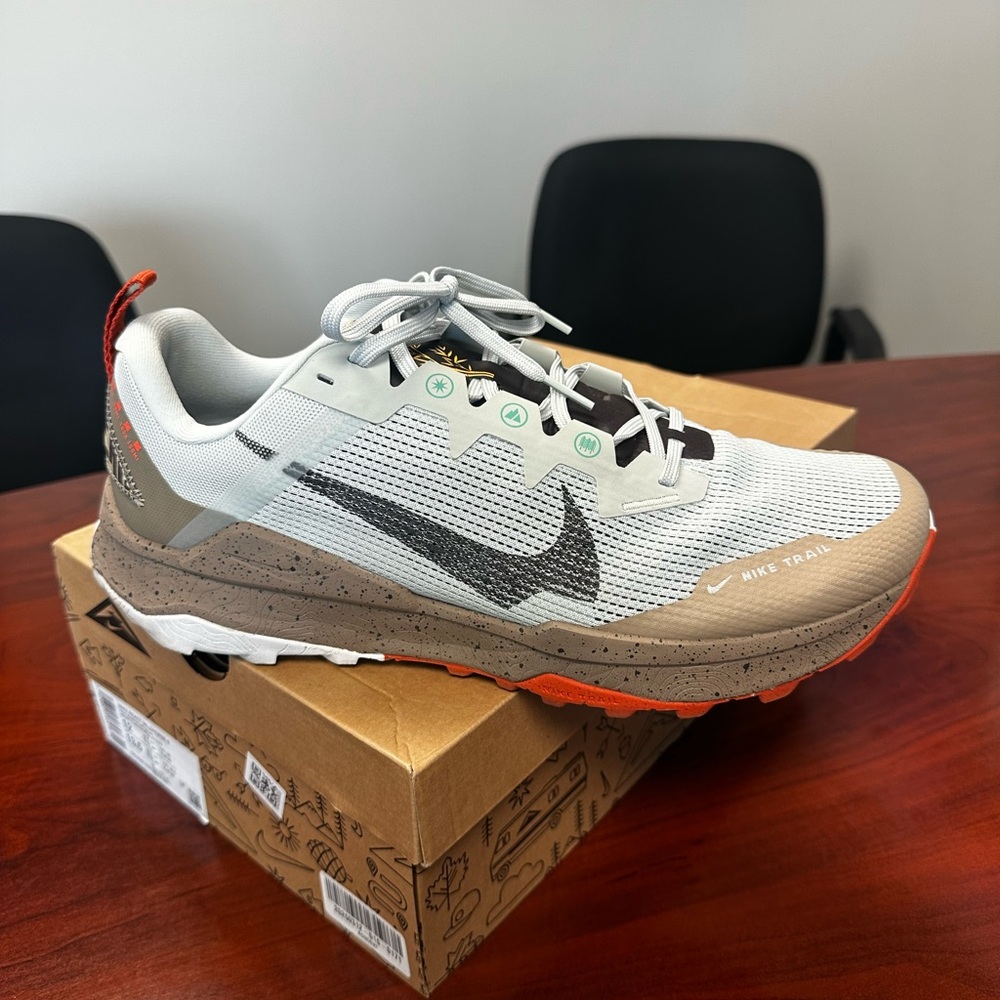 Nike React Wildhorse 8 - Men's Athletic Shoes - White, Tan, and Black
